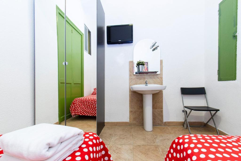 Hostal Bahia มาดริด ภายนอก รูปภาพ